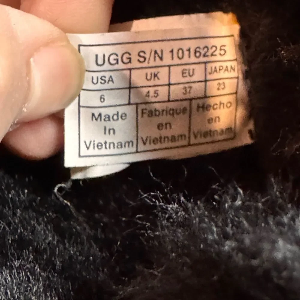 Ugg Bailey Bow Black Suede Boots size 6‎
